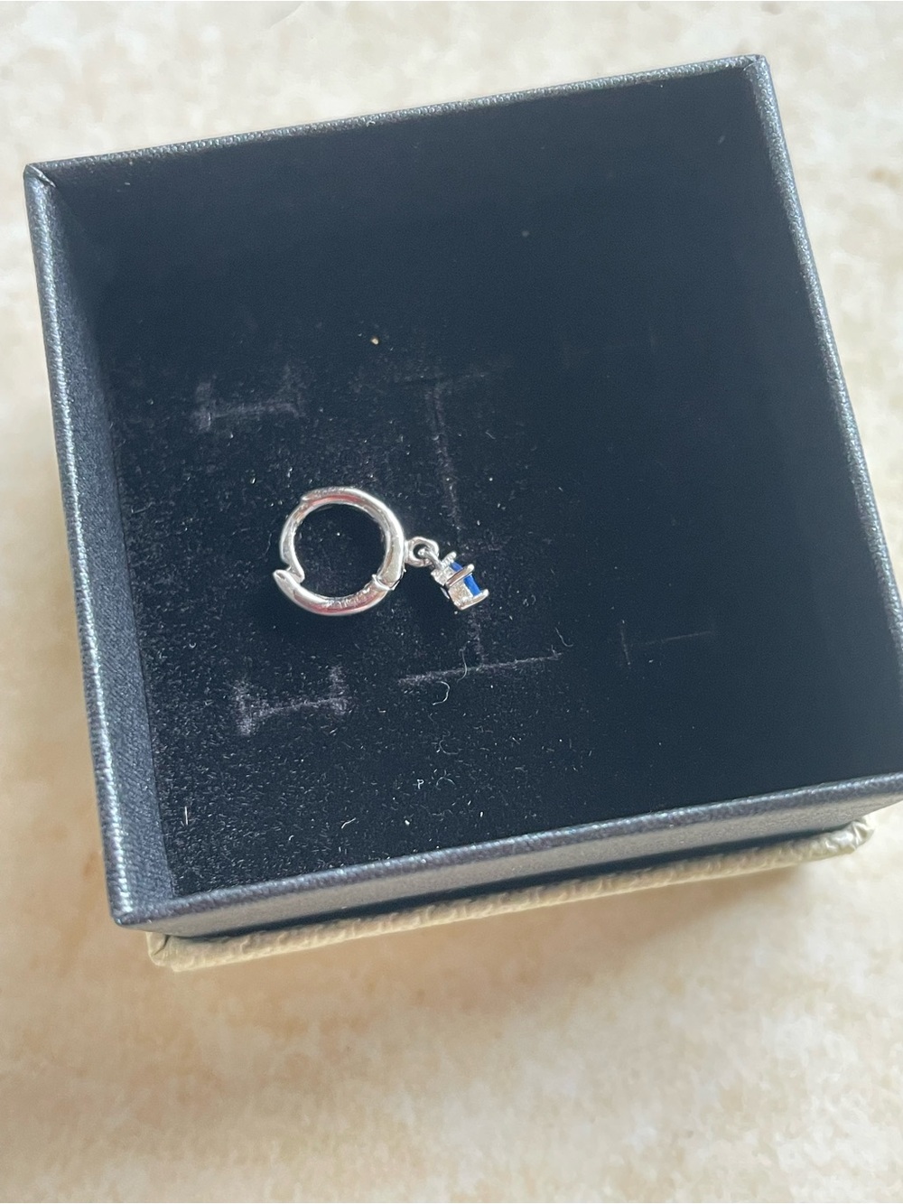 Blue Crystal Rook Piercing - Picture 5 of 7
